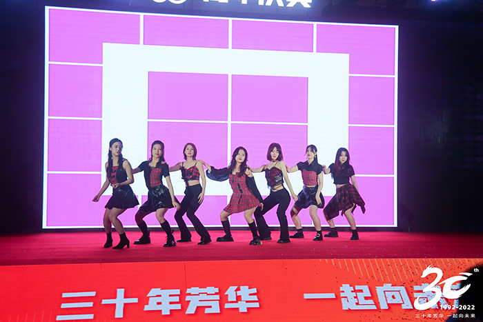 20221128晚會表演舞蹈壓縮.jpg